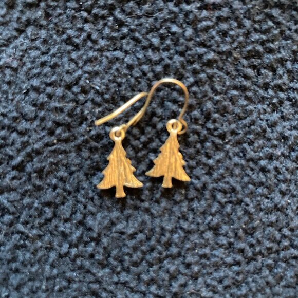 Avon Holiday Pin; Christmas Tree Earrings, Set of both - Picture 7 of 7